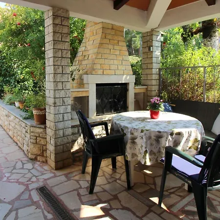Radojka Mit Grill In Altstadtnaehe * Poreč